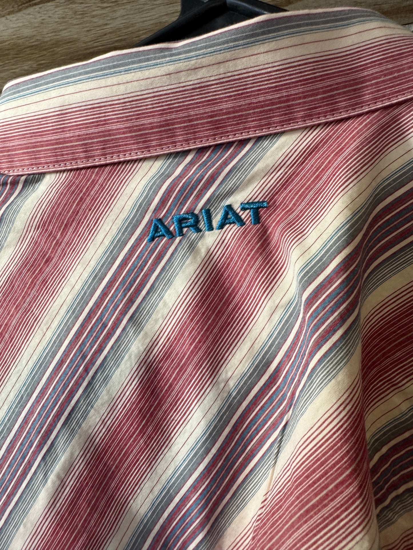 Ariat Pro Series Pearl Snap LARGE