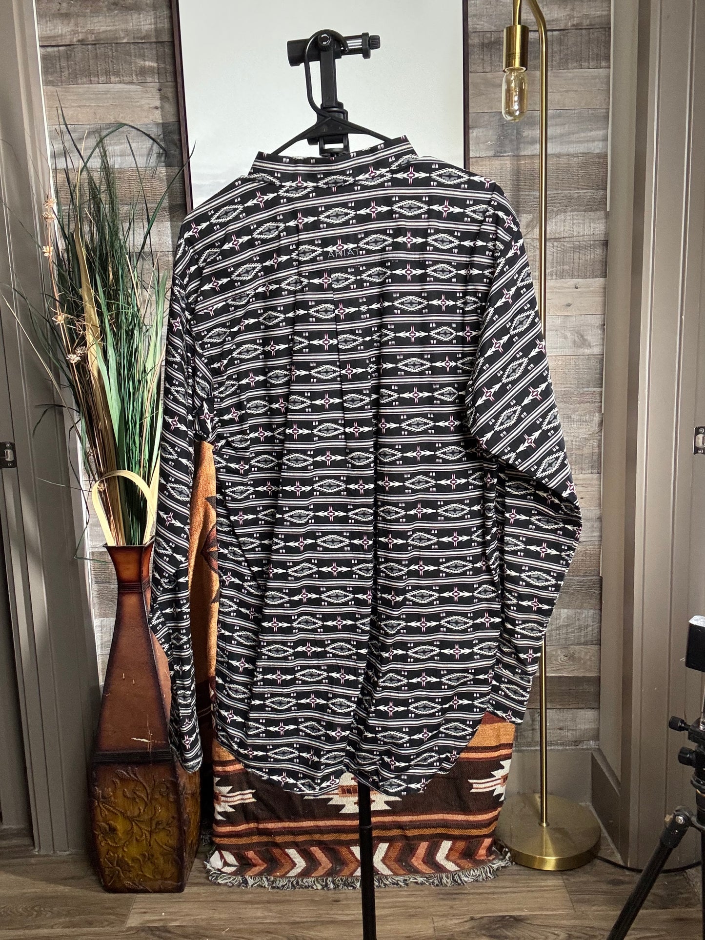 Ariat Men's Button Down Shirt - Black w/Pattern, Size: LARGE