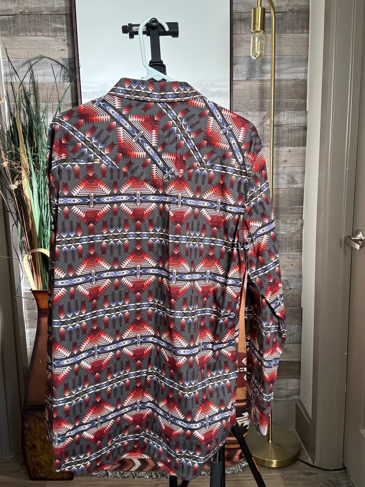 Rock and Roll Pearl Snap Modern Fit - Red/Grey Southwestern Print, Size: LARGE