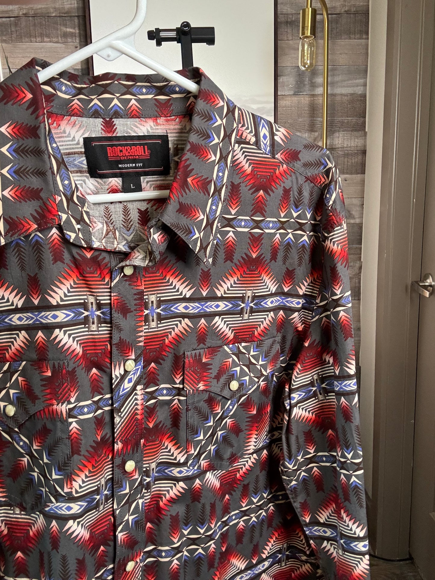 Rock and Roll Pearl Snap Modern Fit - Red/Grey Southwestern Print, Size: LARGE