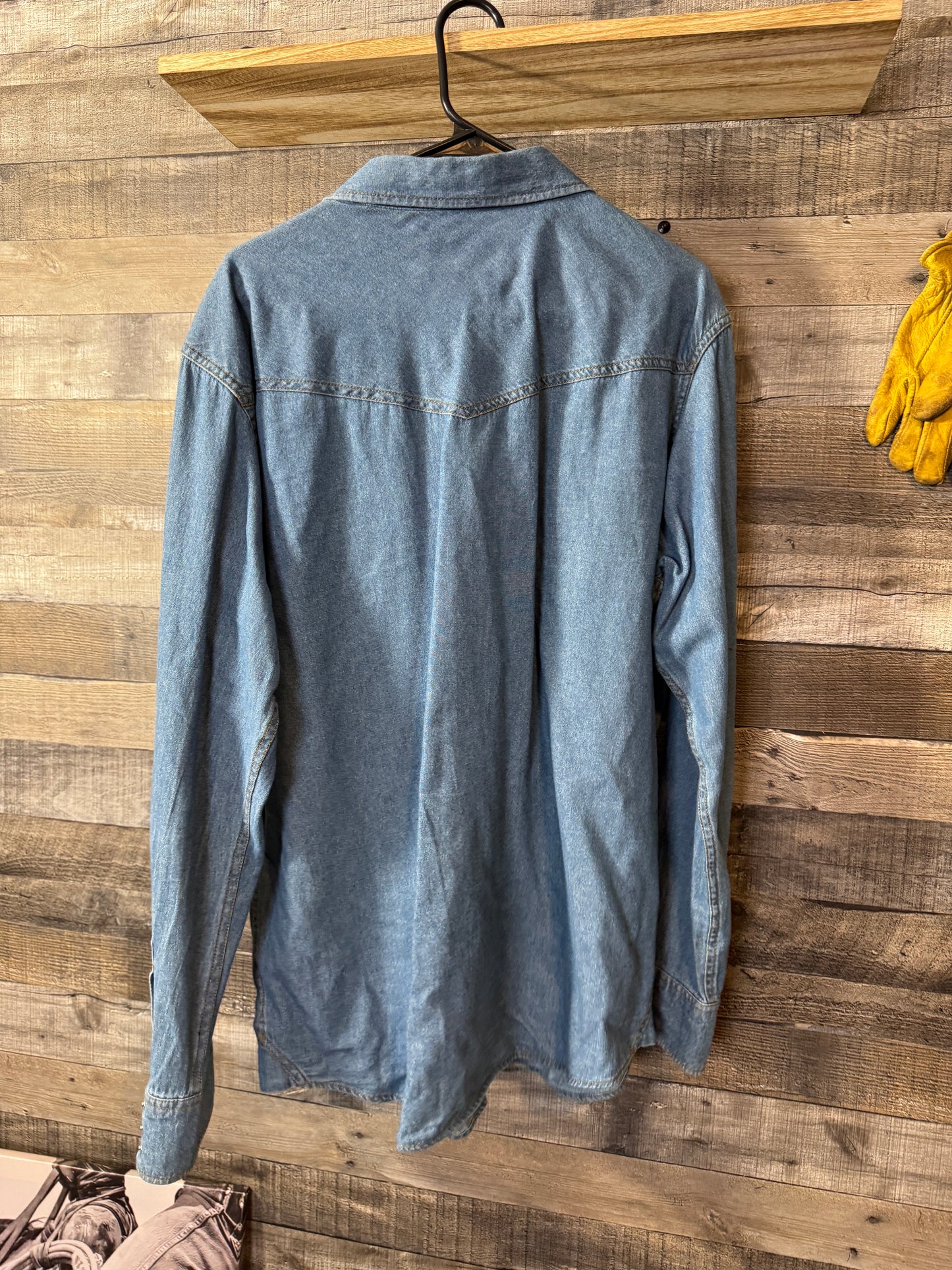 Blue Ranchwear Denim Pearl snap LARGE