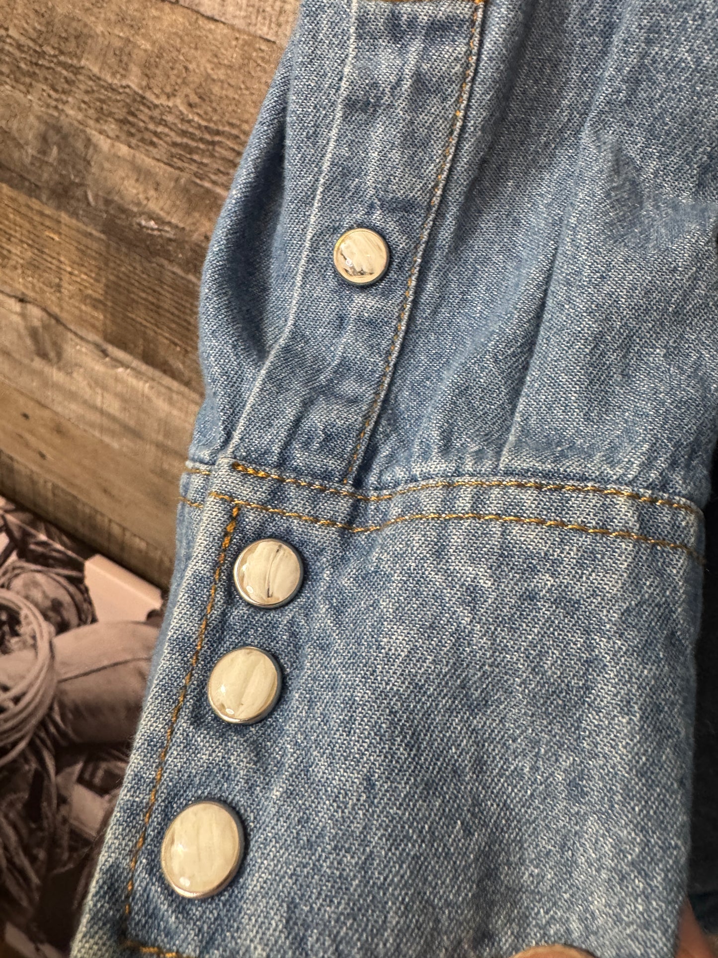 Blue Ranchwear Denim Pearl snap LARGE
